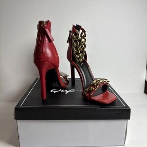 Qupid Highlight 49 RED‎ Gold Chain Leather 4in Heels Size 10